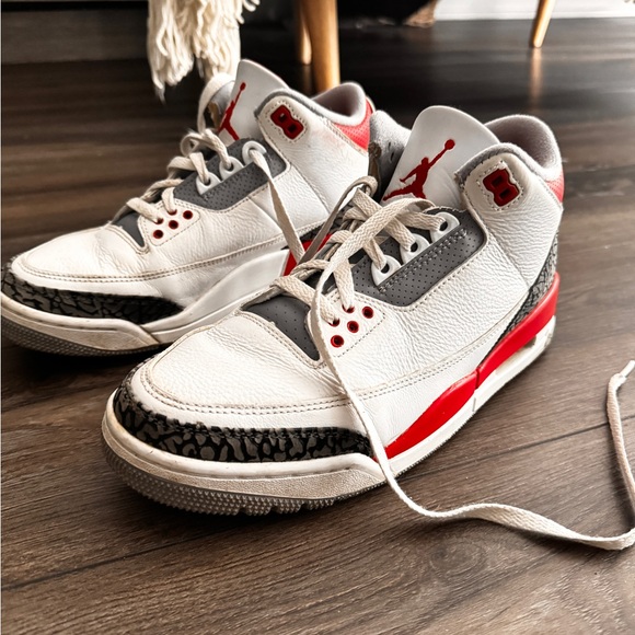 Nike Air Jordan 3 retro Red Fire (2022) - Picture 2 of 5